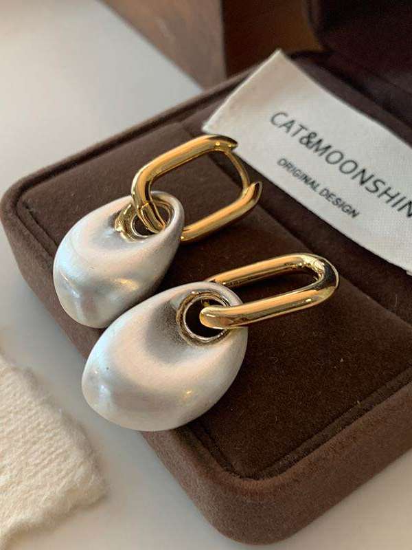 Luxe Gold Drop Earrings